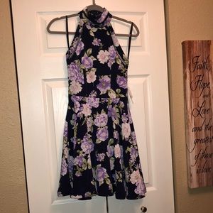 Juniors dress. 1/2